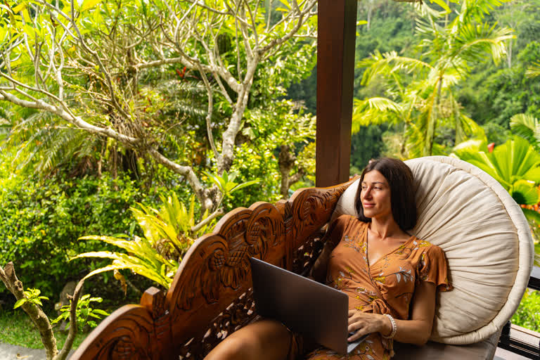 Individual therapy in a tropical setting